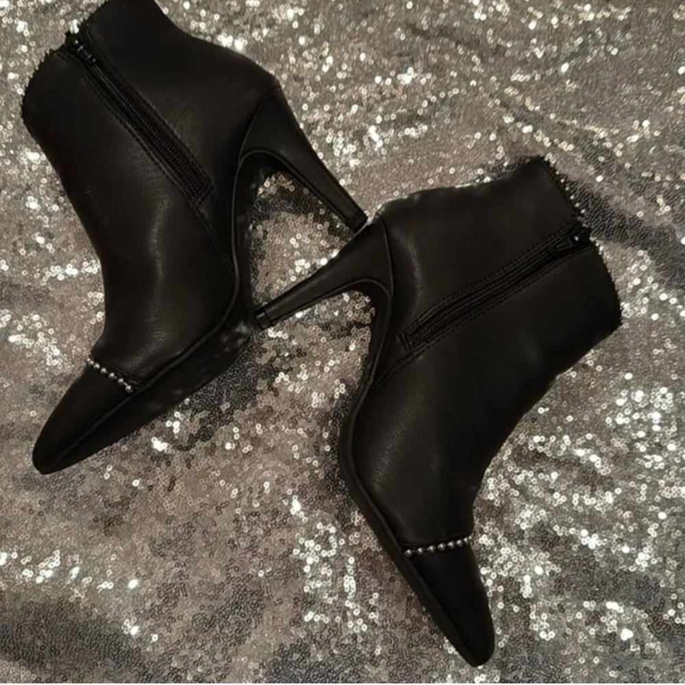 Elegant Black Studded Women's Ankle Boots - Picture 4 of 5